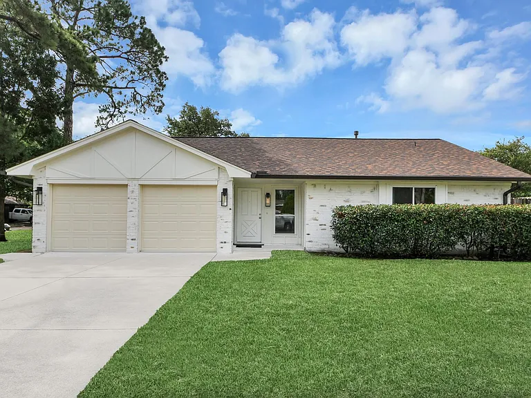 7403 Shady Arbor Ln — Photo 1