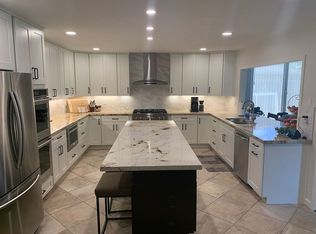 921 N Green Lawn Ave, Camarillo, CA 93010