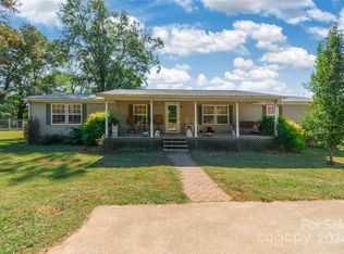1286 Wayfield Rd, Clover, SC 29710