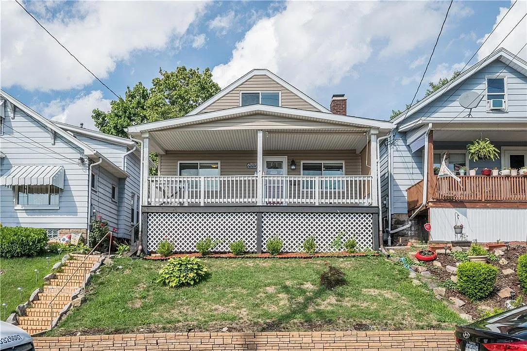 1309 Woodbourne Ave photo 1