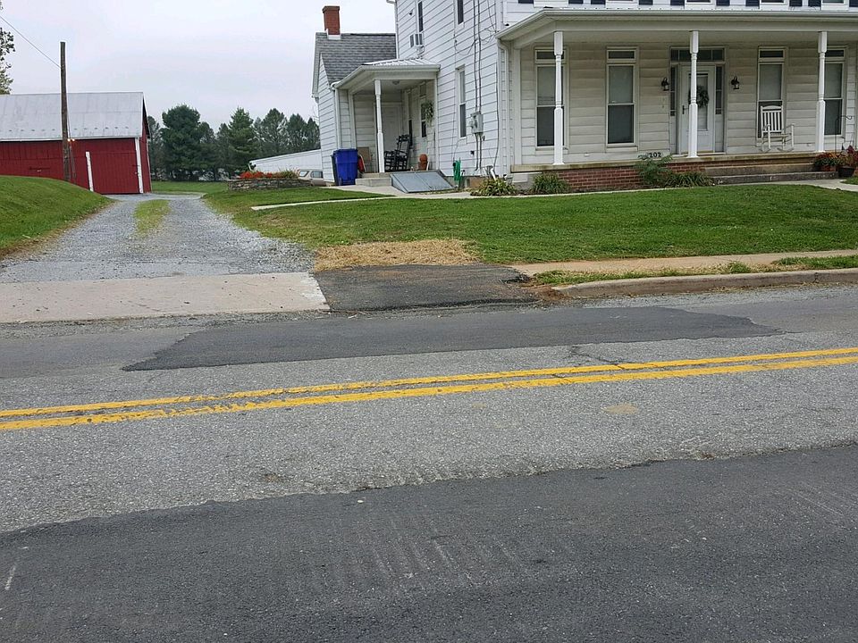 2nd image of 202 Main St #1
