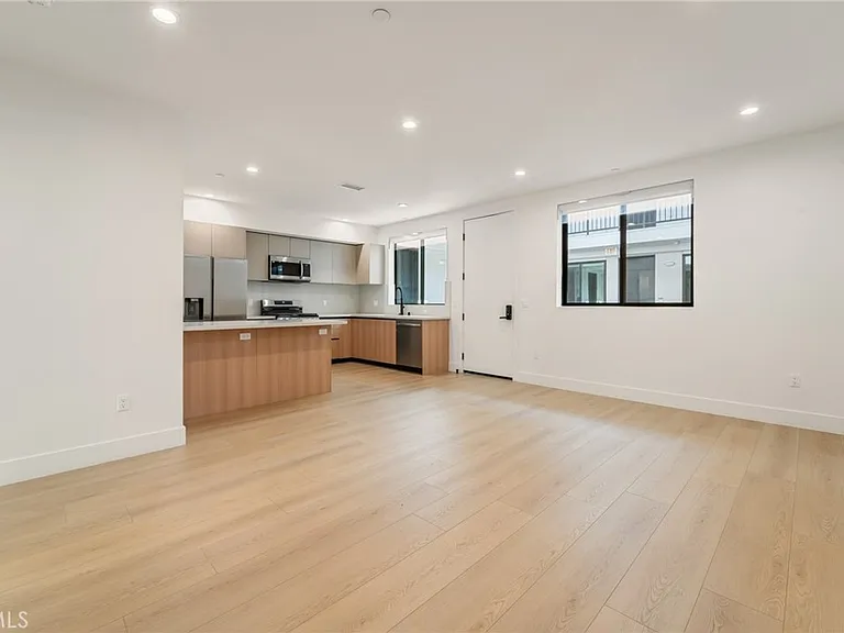 7510 Sepulveda Blvd #204 — Photo 9