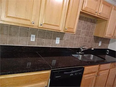 693 Dalvigney St NW — Photo 12