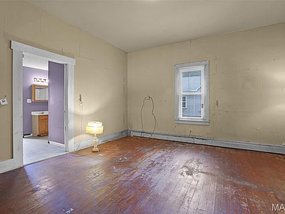 5th image of 209 W 6th South St