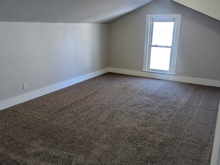 536 Metomen St — Photo 12