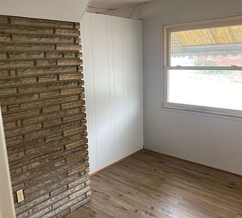 4th image of 325 Walnut Ave #1