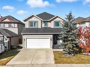 788 S Luxstone Lndg SW, Airdrie, AB T4B 3L1