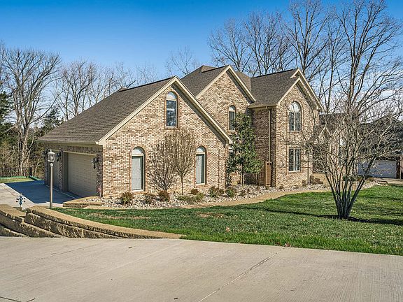 2nd image of 806 Twelve Oaks Dr