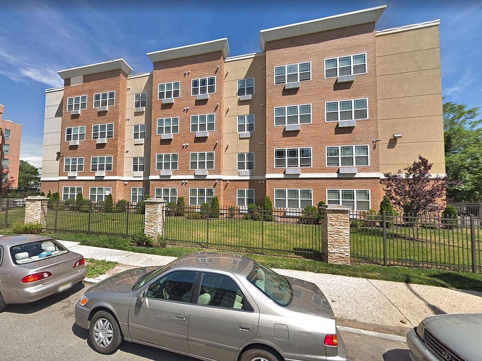 1st image of 120 Halsted St