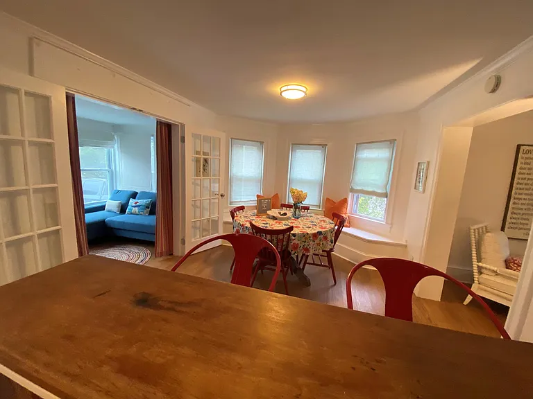 210 Howe St — Photo 11