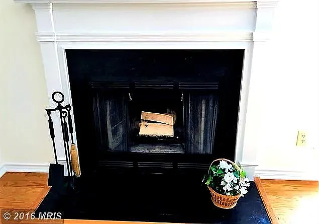 1524 Lincoln Way — Photo 3