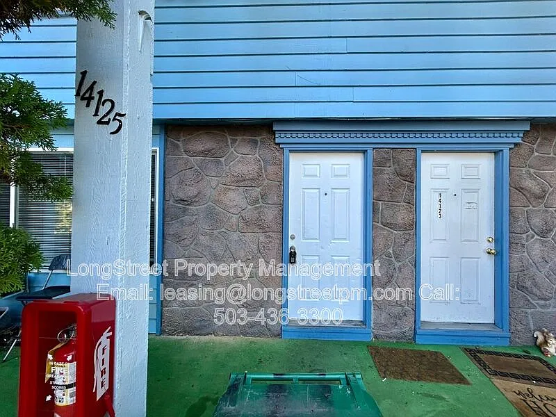 3 bed, 2.0 bath, 1120 sqft, $1,895 — Photo 2