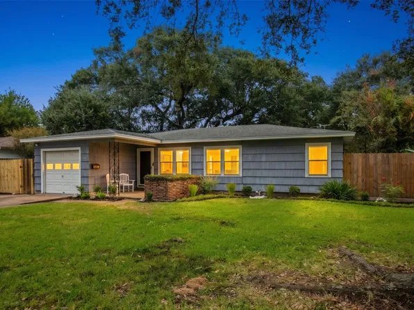 1506 14th Ave N, Texas City, TX 77590