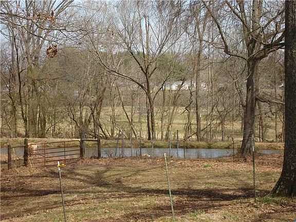 4th image of 350 Simpson Dr