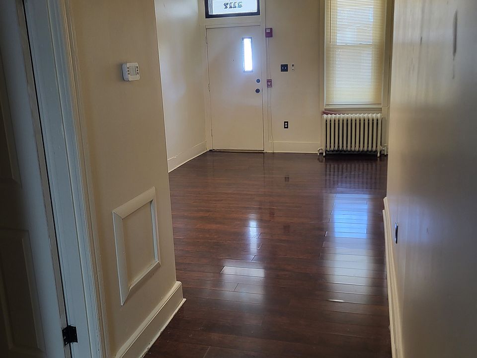 1st image of 2117 W Ontario St APT 1