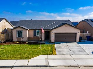 1403 Manor Ave, Hanford, CA 93230
