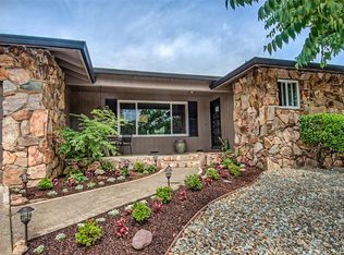 4090 Meander Dr, Redding, CA 96001