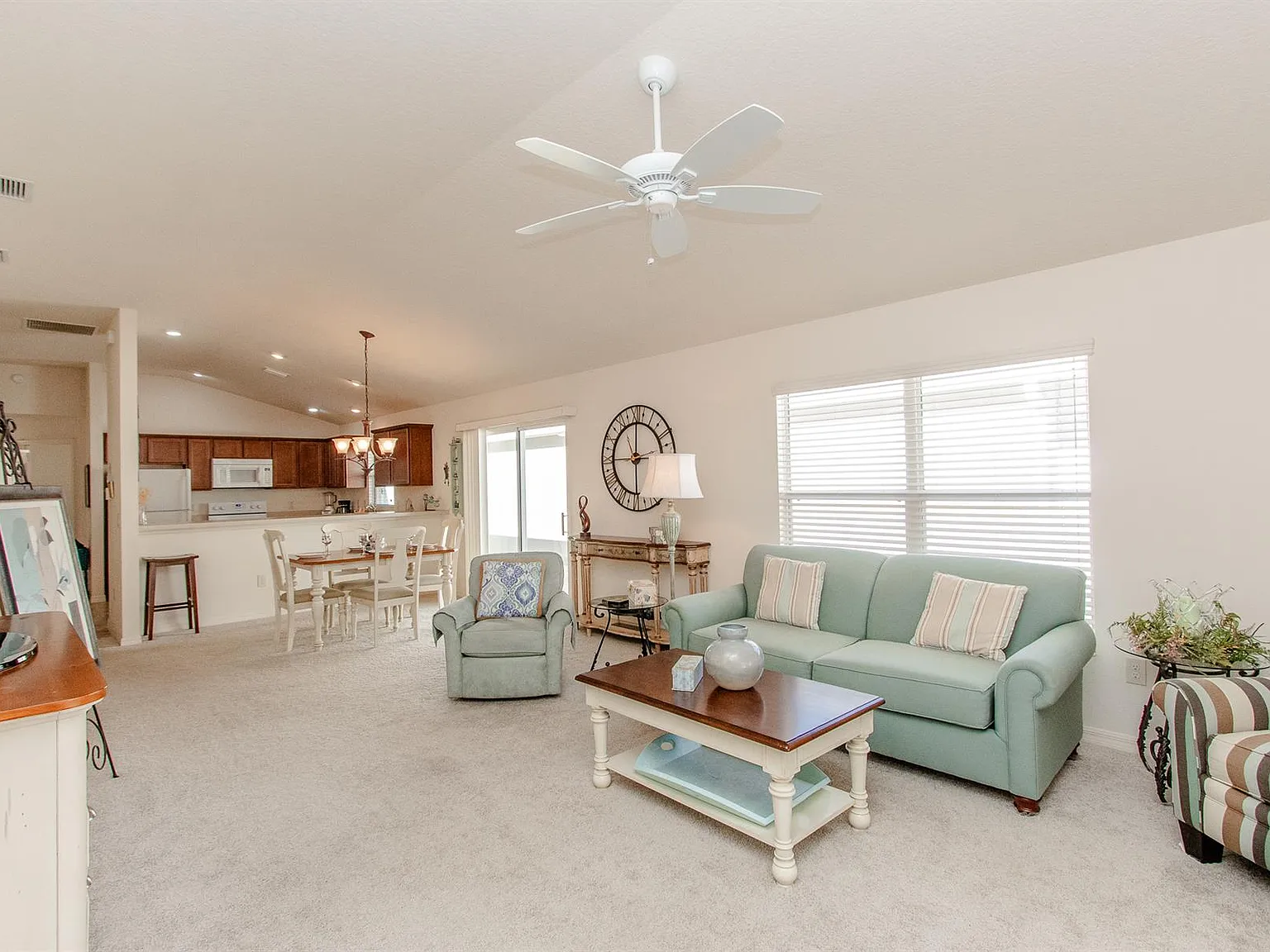 501 Cammarano Pl — Photo 2