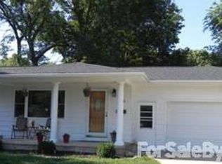 103 Valley Dr, La Porte City, IA 50651