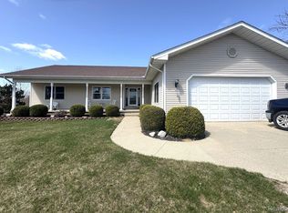 7681 Fieldcrest Dr, Almont, MI 48003