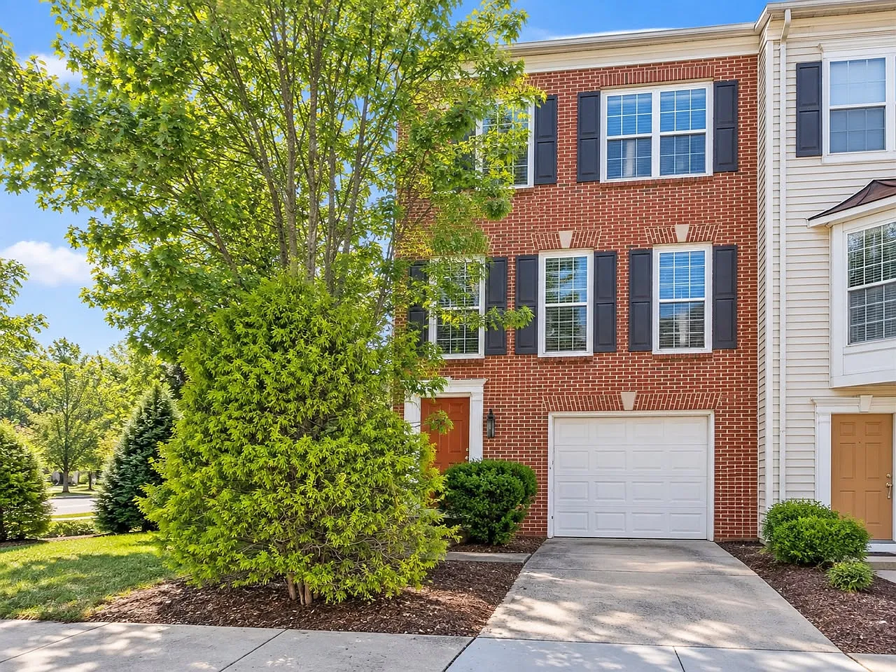 3 bed, 1640 sqft, $820 — Photo 3