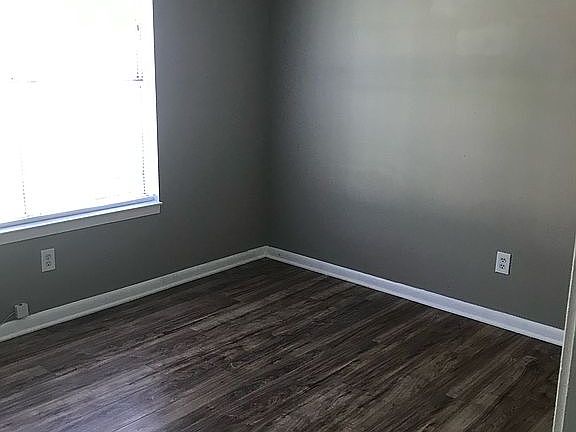 3rd image of 207 Whispering Pine Cir NE