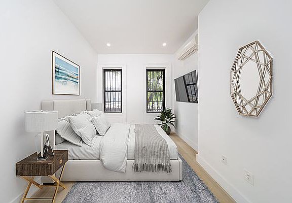 5th image of 169 Montrose Ave #1R