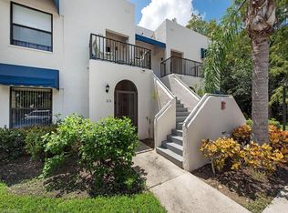 3313 Europa Dr APT 215, Naples, FL 34105