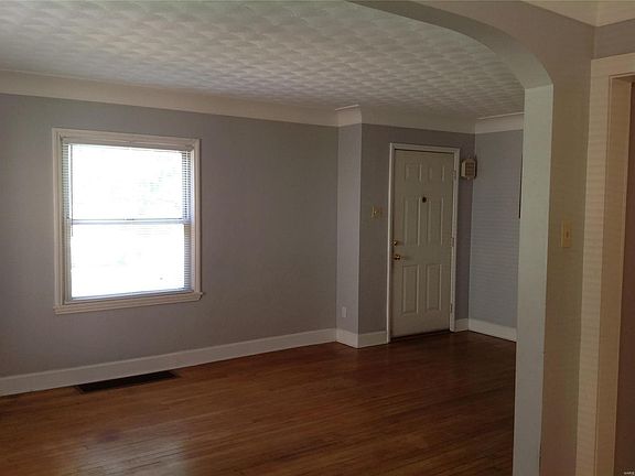 4th image of 2629 Benton St