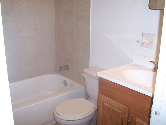 New fitted bathroom, new vanity set, new toilet, new bath