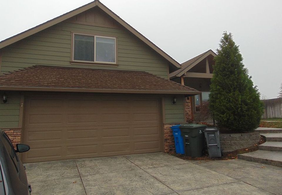 1st image of 899 Oak Knoll Dr