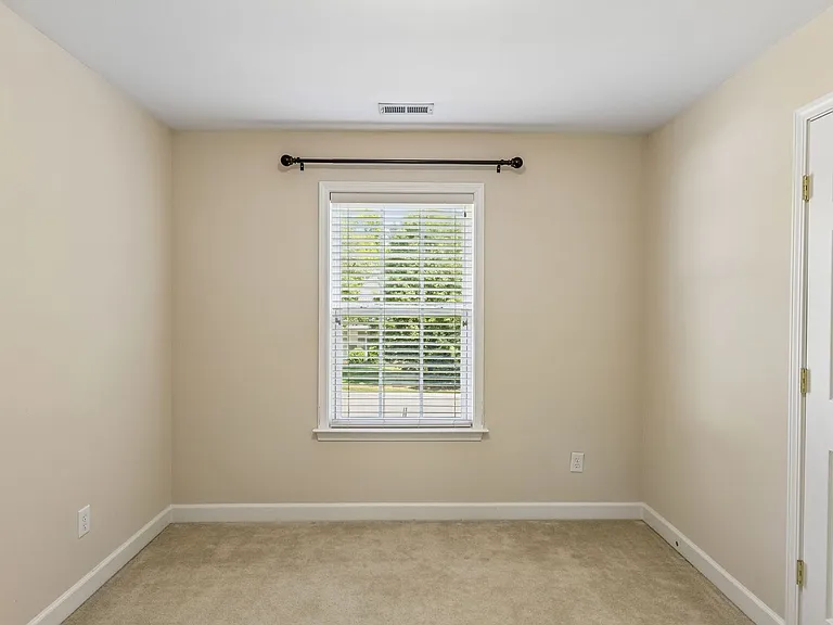 2601 Danbury Cir — Photo 25