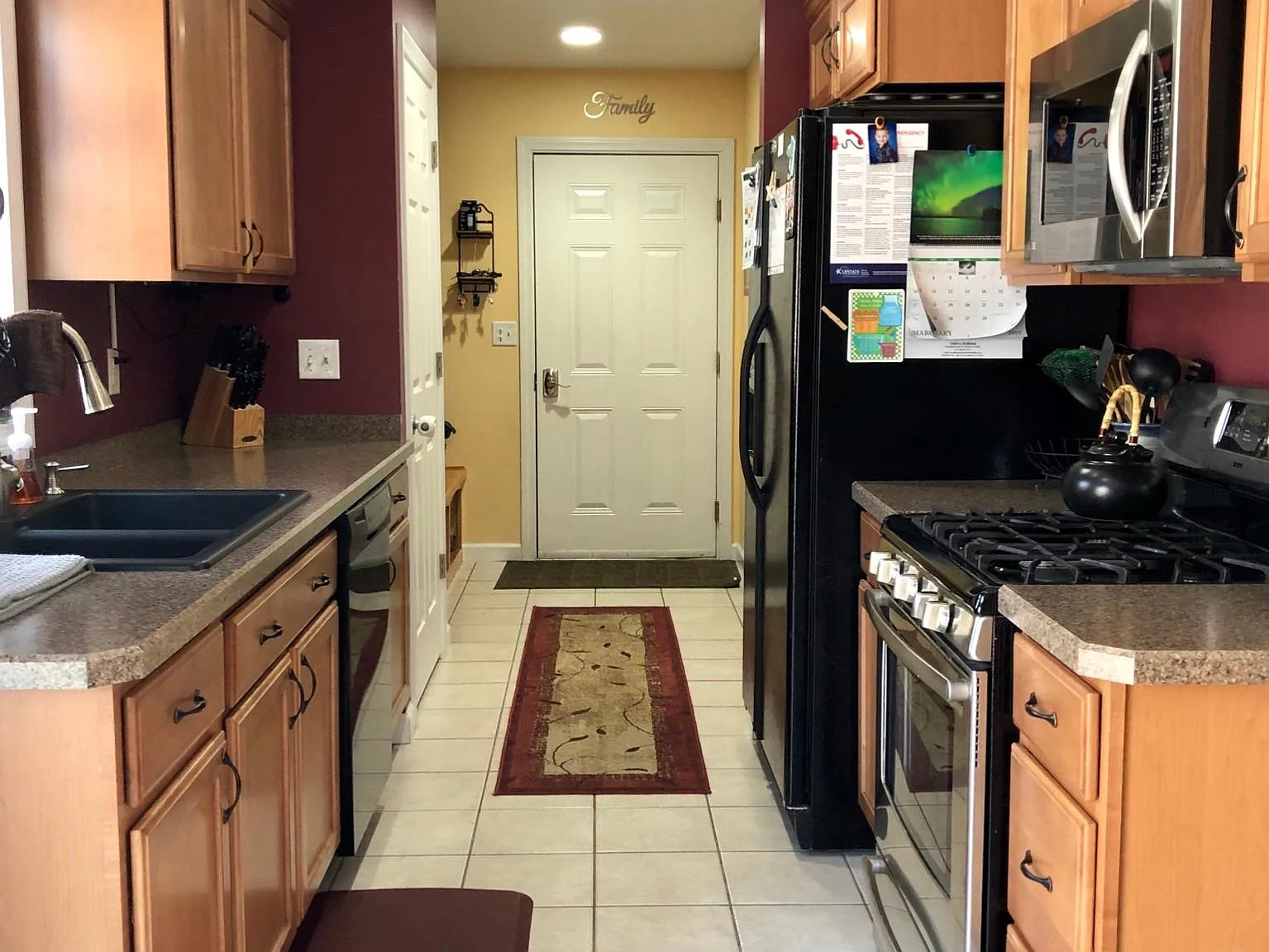 3 bed, 1850 sqft, $2,500 — Photo 4