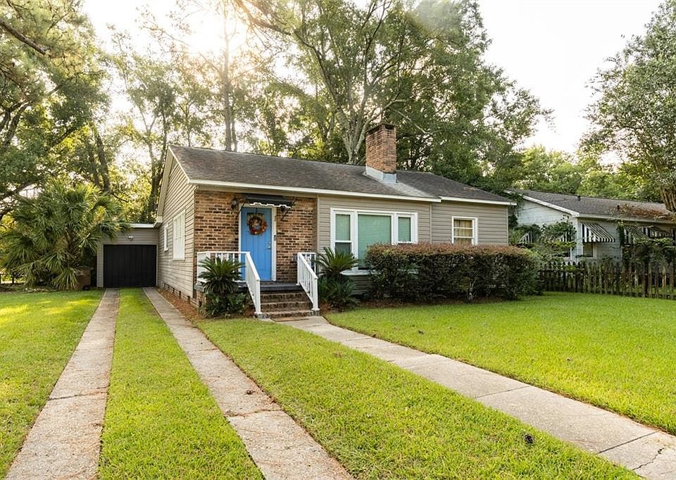1st image of 1 Sherwood Dr