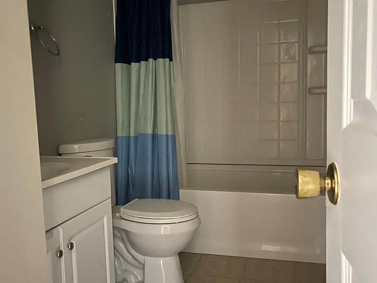 230 Oakcrest Cir #230 — Photo 2