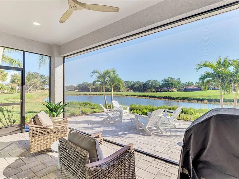 561 Fallbrook Dr — Photo 41