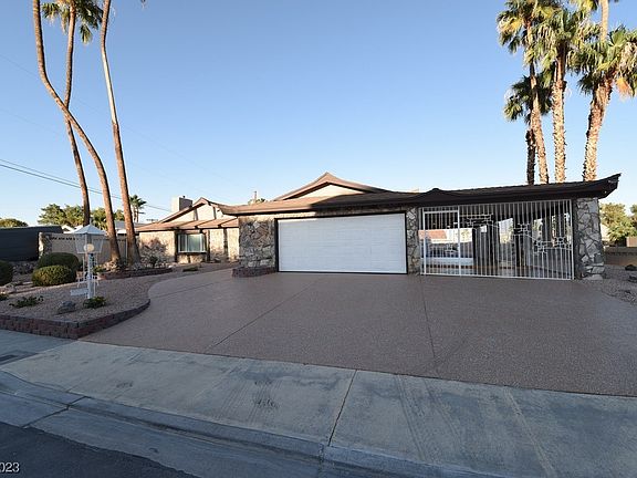 2nd image of 1976 Papago Ln