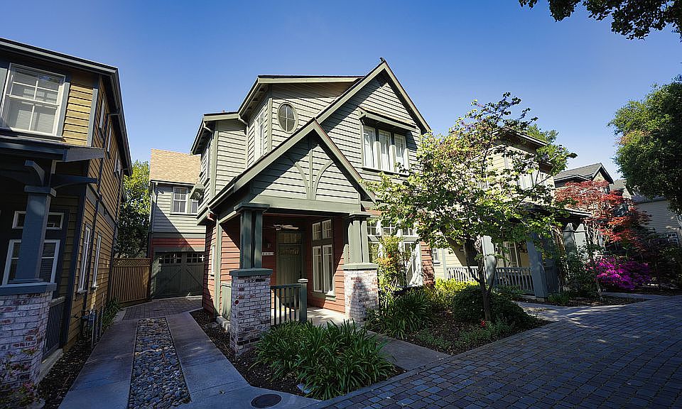 1st image of 4105 Wisteria Ln