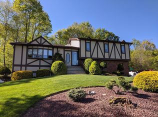 8 Linda Ct, Congers, NY 10920