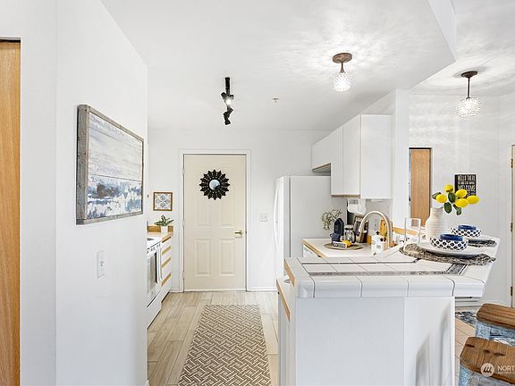 3rd image of 21914 42nd Ave S Unit 101