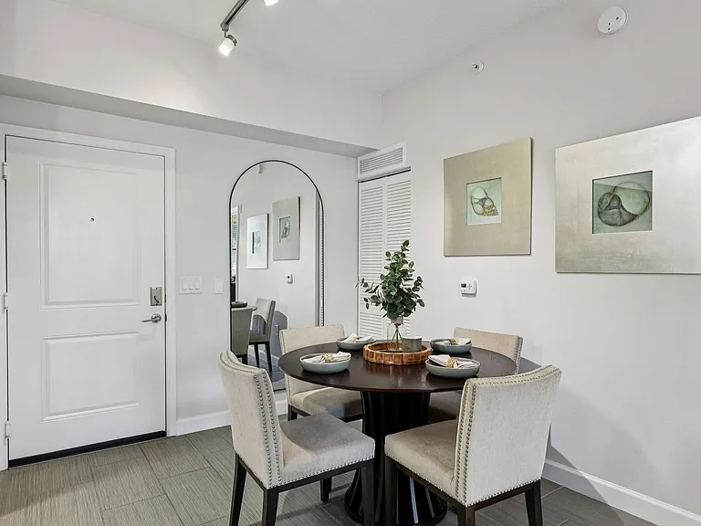 Mila Apartments — Photo 8
