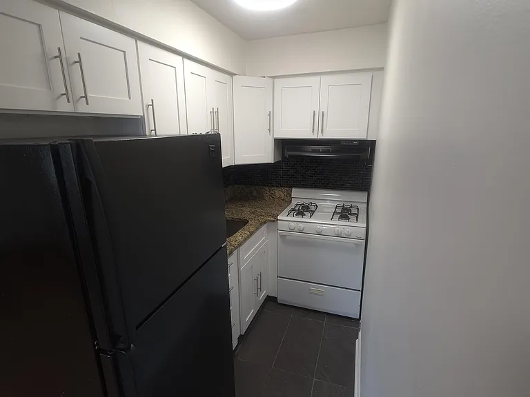 4325 Meadowview Ave #204 — Photo 5