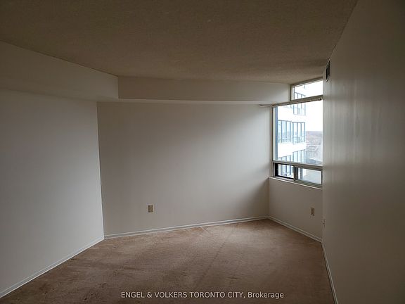 4th image of 3050 Ellesmere Rd #1402