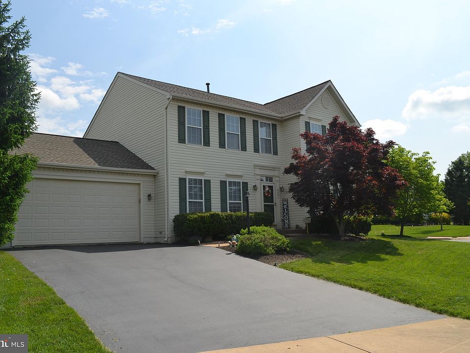 1st image of 6861 Jockey Club Ln