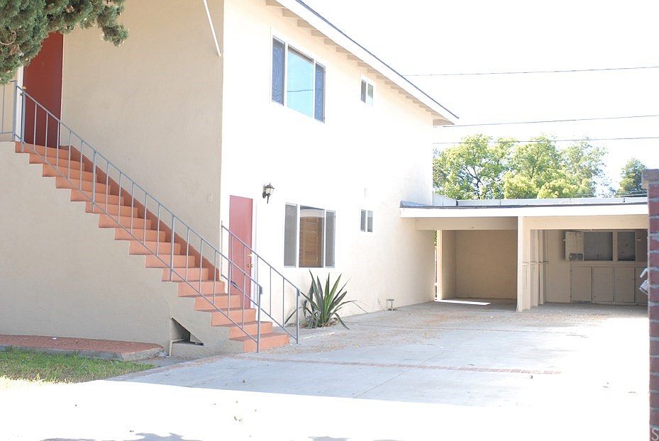 1st image of 879 Mountain Pl #A