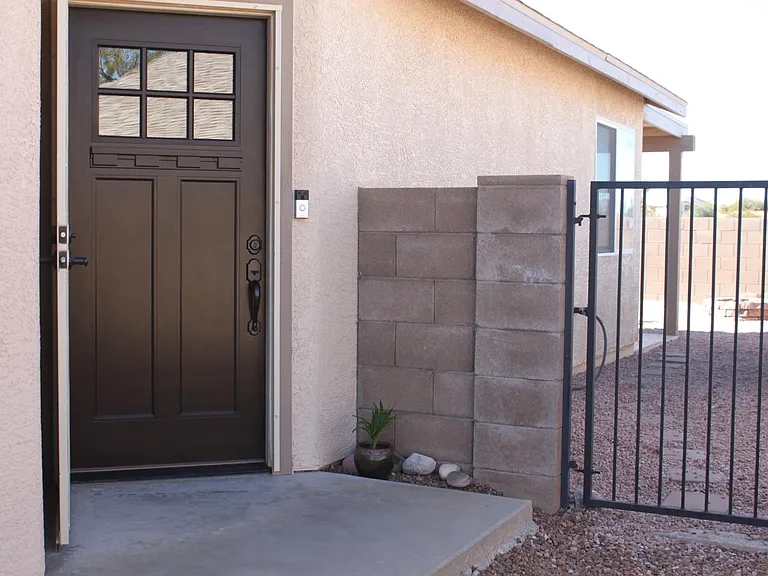 1233 N Thunder Ridge Dr — Photo 2
