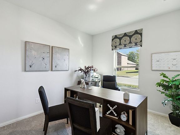 4th image of 535 Forest Haven Dr