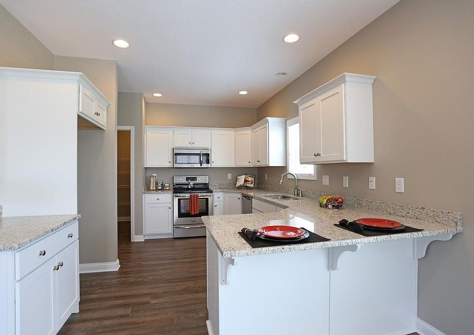 1st image of 130 SE Golden Harvest Dr