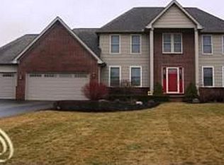 26235 Spaulding Rd, New Hudson, MI 48165