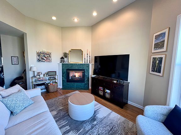 2nd image of 1051 W Montana St #3